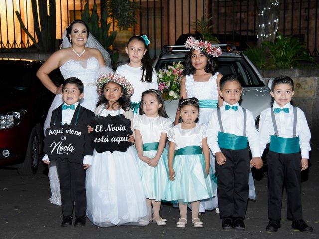 La boda de Héctor  y Lupita  en Morelia, Michoacán 23