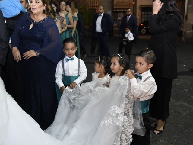 La boda de Héctor  y Lupita  en Morelia, Michoacán 24