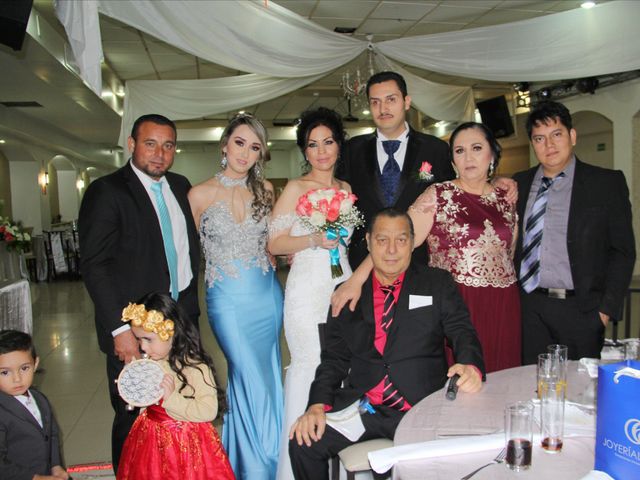 La boda de Alfredo y Mirna en Culiacán, Sinaloa 35