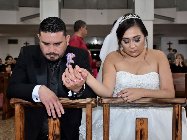 La boda de Arturo y Lucero en Apodaca, Nuevo León 15