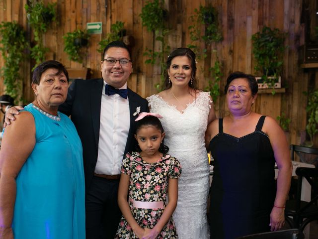 La boda de Carlos y Yvonne en San Luis Potosí, San Luis Potosí 37