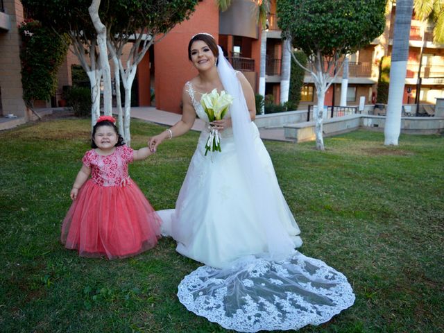 La boda de Raul y Yesenia  en Hermosillo, Sonora 14
