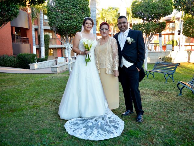 La boda de Raul y Yesenia  en Hermosillo, Sonora 30