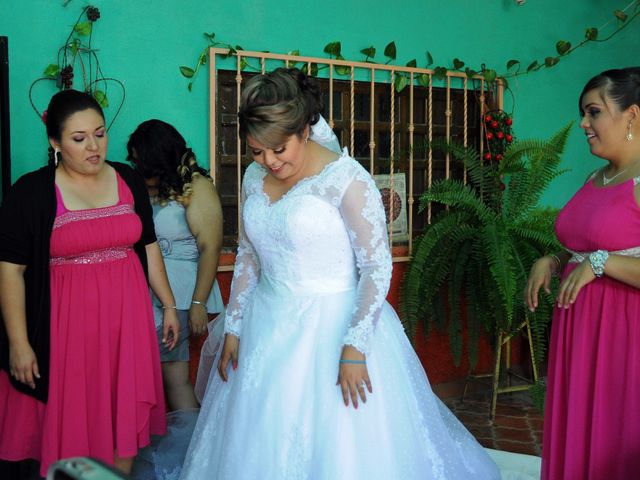 La boda de Milagros y Leonel en Cuerámaro, Guanajuato 20
