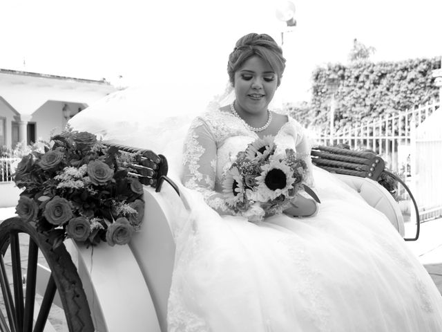 La boda de Milagros y Leonel en Cuerámaro, Guanajuato 30