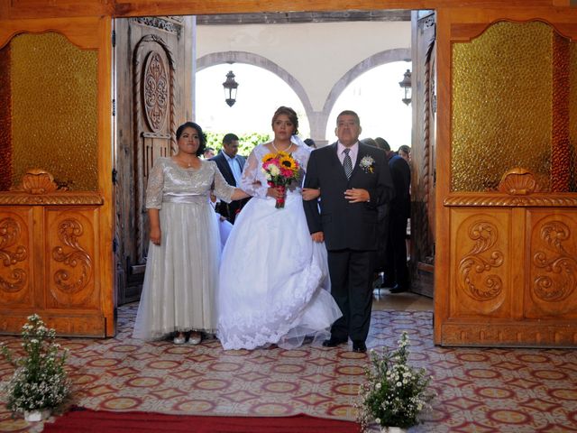 La boda de Milagros y Leonel en Cuerámaro, Guanajuato 33