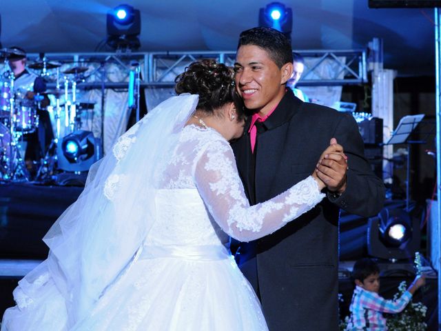 La boda de Milagros y Leonel en Cuerámaro, Guanajuato 129