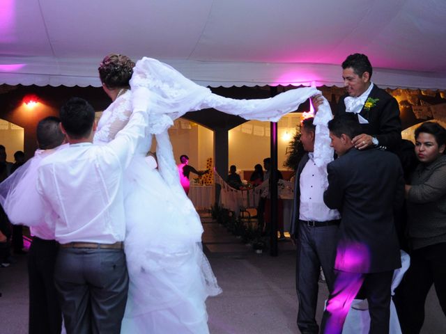 La boda de Milagros y Leonel en Cuerámaro, Guanajuato 152