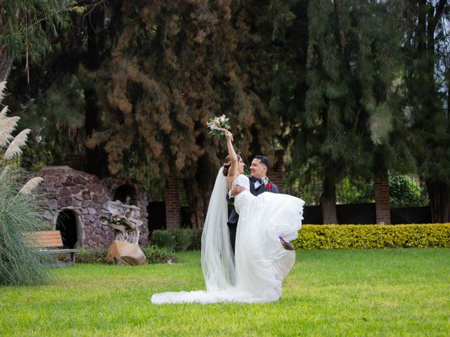 La boda de Marco y Angélica en Chapala, Jalisco 32
