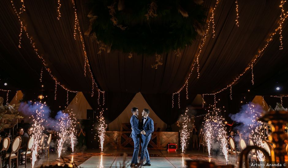 La boda de Alejandro y Isaac en Tlajomulco de Zúñiga, Jalisco