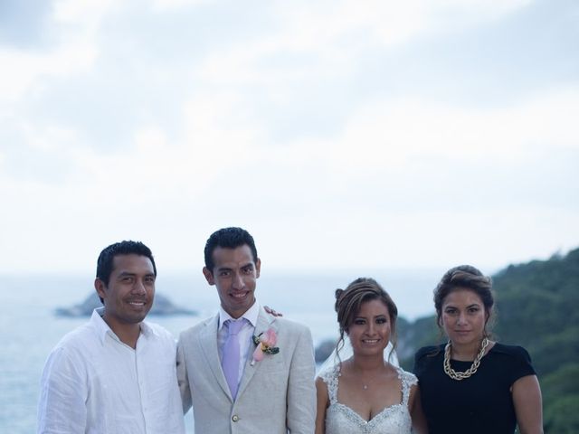 La boda de CRIS y MIRI en Huatulco, Oaxaca 24