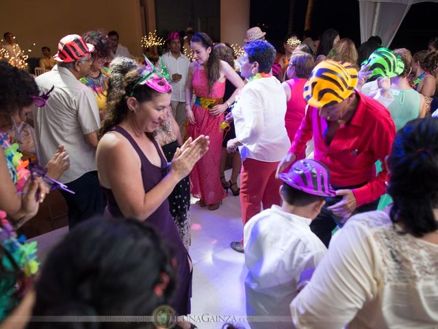 La boda de CRIS y MIRI en Huatulco, Oaxaca 49