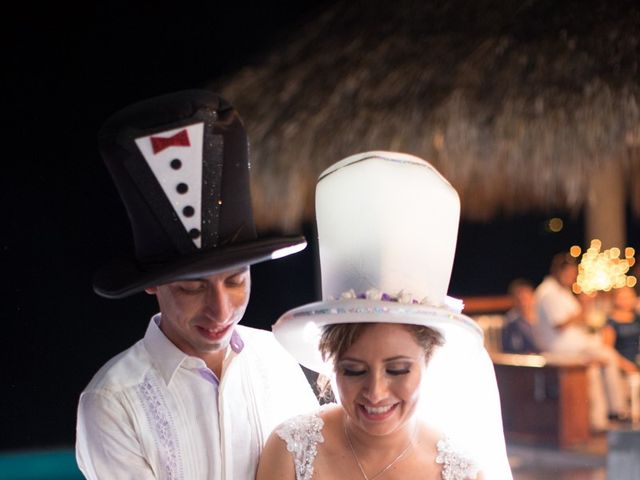 La boda de CRIS y MIRI en Huatulco, Oaxaca 62
