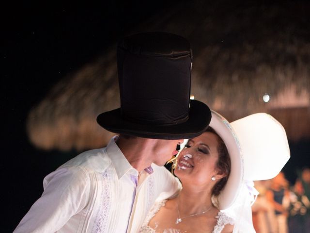 La boda de CRIS y MIRI en Huatulco, Oaxaca 63