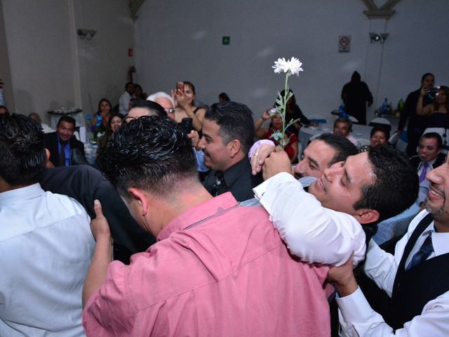 La boda de Víctor y Erika en Cuautitlán, Estado México 32