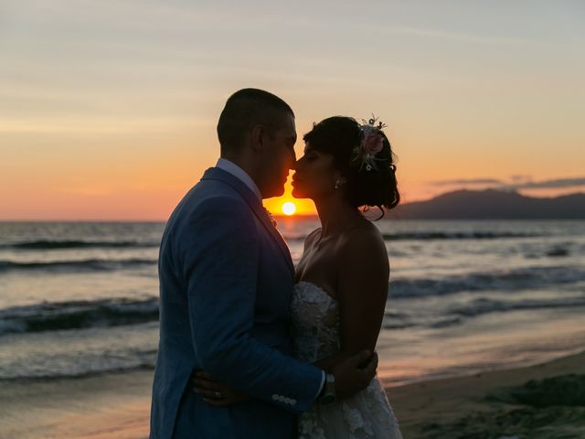 La boda de Mike y Xio en Bahía de Banderas, Nayarit 23