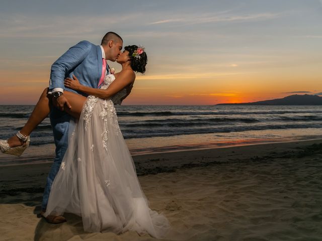 La boda de Mike y Xio en Bahía de Banderas, Nayarit 26