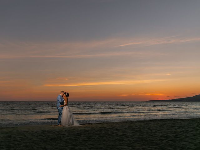 La boda de Mike y Xio en Bahía de Banderas, Nayarit 27