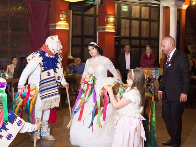 La boda de Luis y Carmen en Uruapan, Michoacán 18