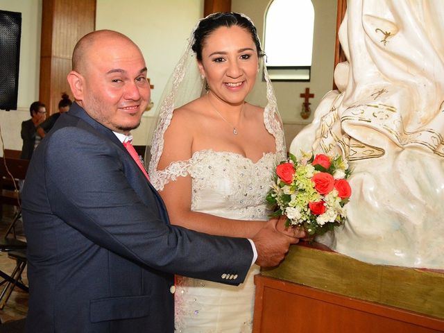 La boda de Carlos y Blanca  en Zapotlán el Grande, Jalisco 4