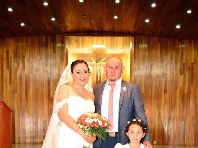 La boda de Carlos y Blanca  en Zapotlán el Grande, Jalisco 5
