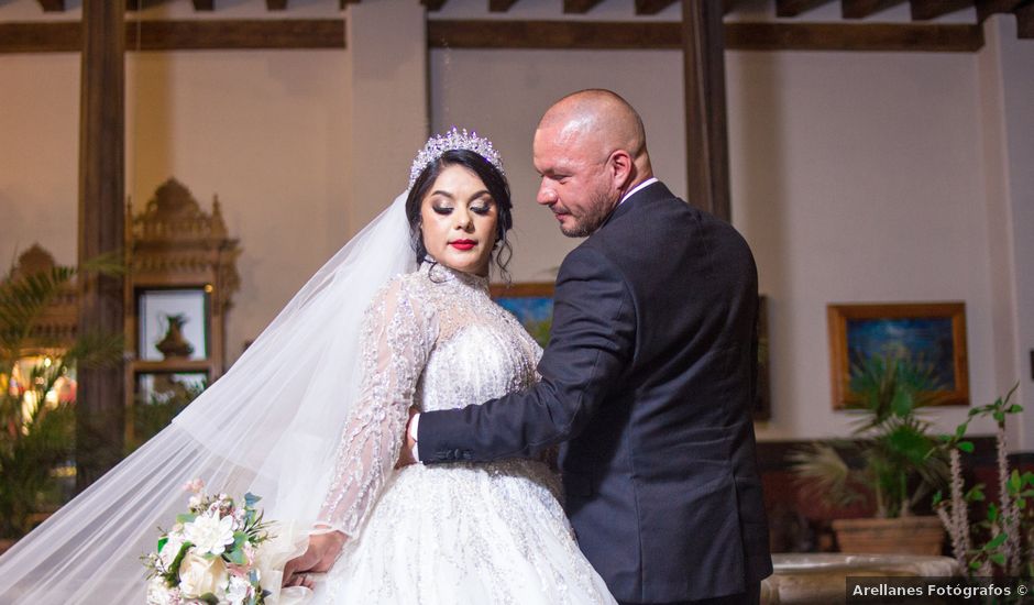 La boda de Luis y Carmen en Uruapan, Michoacán