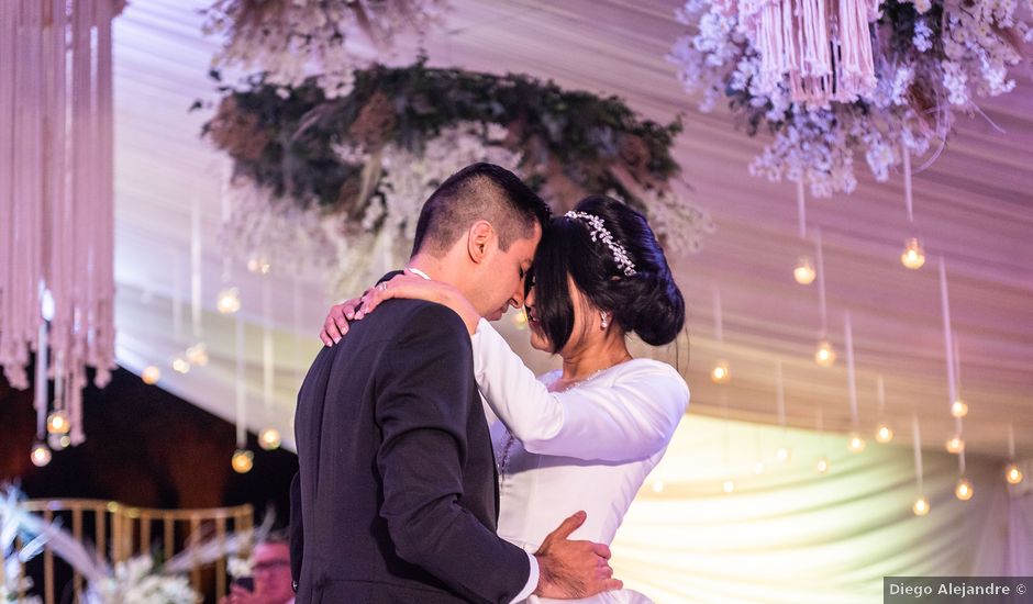 La boda de Andrés y Elena en Jacona, Michoacán