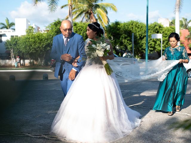 La boda de Jonathan Iván y Samantha en Ixtapa Zihuatanejo, Guerrero 12