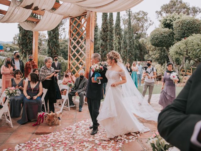 La boda de León y Yesenia en Tlayacapan, Morelos 16