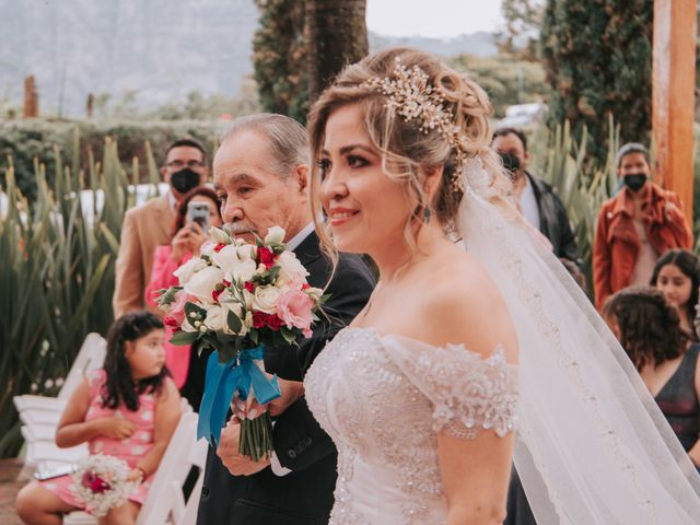 La boda de León y Yesenia en Tlayacapan, Morelos 18