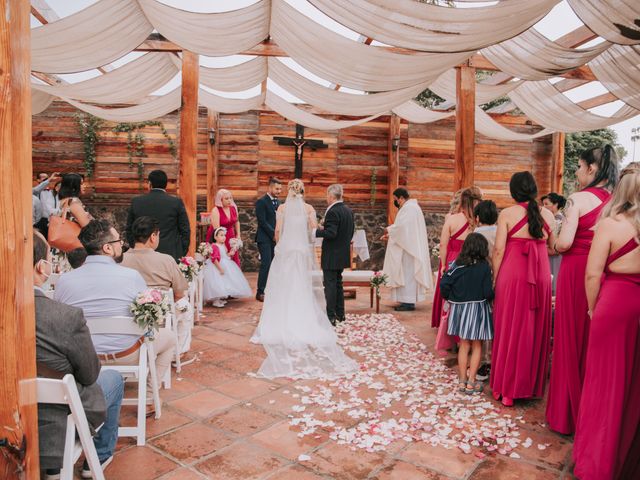 La boda de León y Yesenia en Tlayacapan, Morelos 19