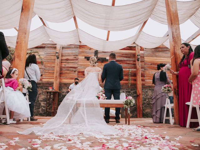 La boda de León y Yesenia en Tlayacapan, Morelos 28