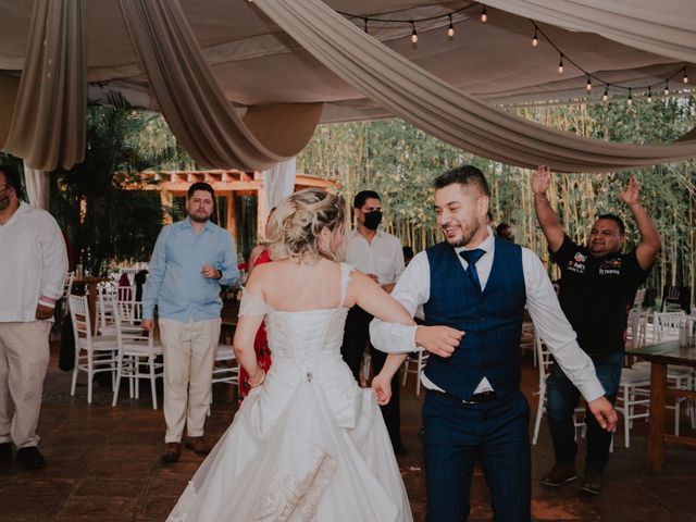 La boda de León y Yesenia en Tlayacapan, Morelos 67