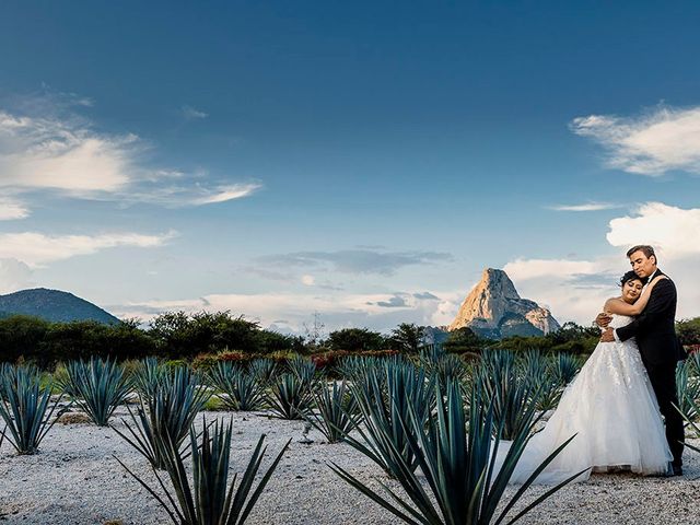 La boda de Felipe y Rosalía en Bernal, Querétaro 3