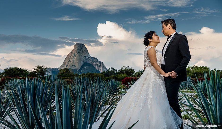 La boda de Felipe y Rosalía en Bernal, Querétaro