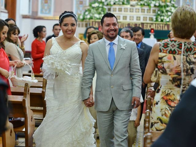 La boda de Arturo y Lupita en León, Guanajuato 12