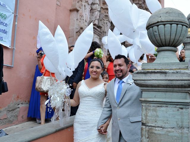 La boda de Arturo y Lupita en León, Guanajuato 13
