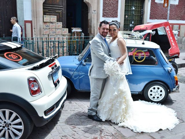 La boda de Arturo y Lupita en León, Guanajuato 15
