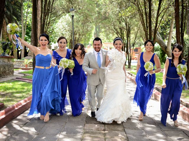 La boda de Arturo y Lupita en León, Guanajuato 23