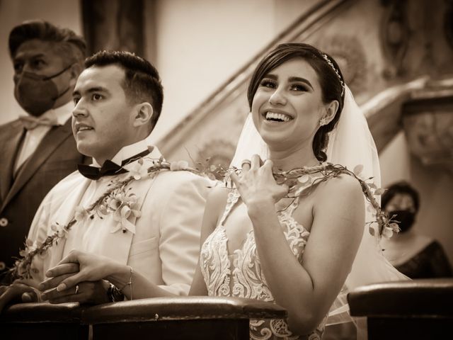 La boda de Gustavo y Paola en Tepetlaoxtoc, Estado México 6