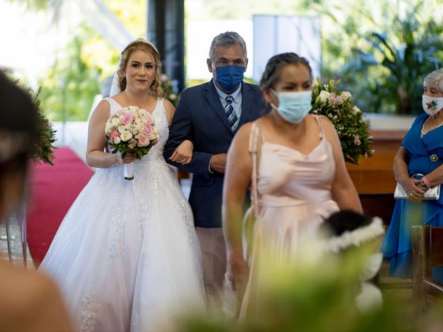 La boda de Fernando y Ana en Ixtapa Zihuatanejo, Guerrero 32