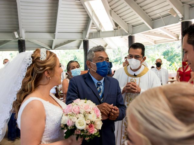 La boda de Fernando y Ana en Ixtapa Zihuatanejo, Guerrero 35