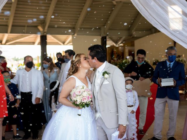 La boda de Fernando y Ana en Ixtapa Zihuatanejo, Guerrero 60