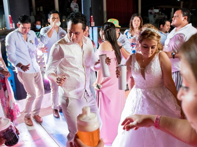 La boda de Fernando y Ana en Ixtapa Zihuatanejo, Guerrero 89