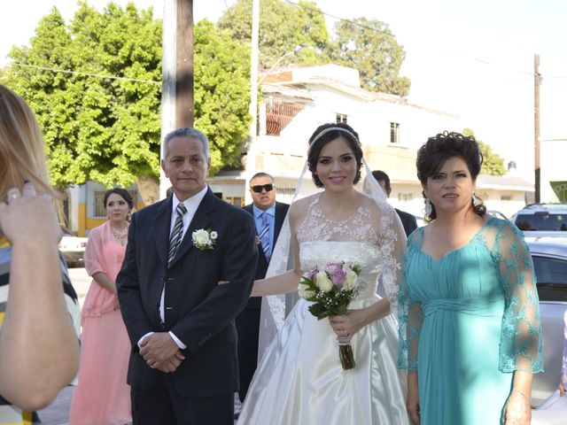 La boda de Alejandro y Martha Celia en Los Mochis, Sinaloa 10