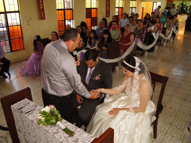 La boda de Alejandro y Martha Celia en Los Mochis, Sinaloa 16