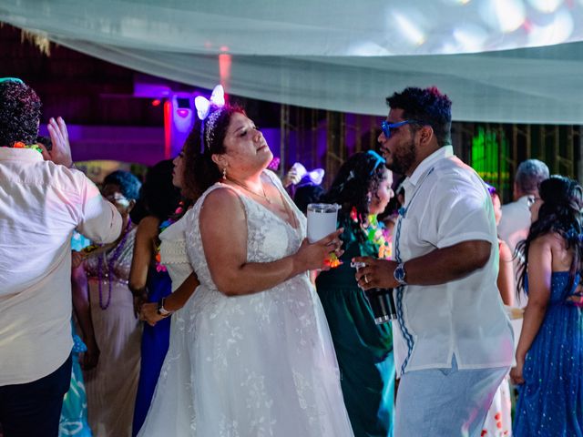 La boda de Manuel y Karla en Acapulco, Guerrero 3