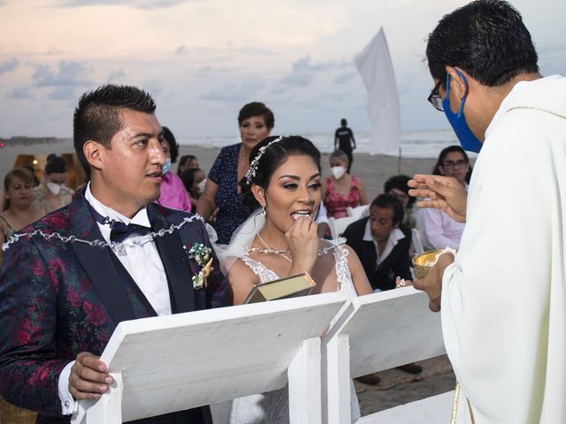 La boda de Erik y Alejandra en Acapulco, Guerrero 11