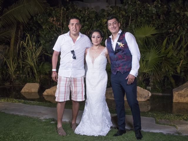 La boda de Erik y Alejandra en Acapulco, Guerrero 20