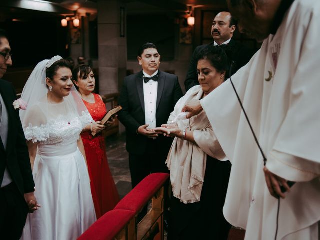 La boda de Luis y Emelia en Gustavo A. Madero, Ciudad de México 23